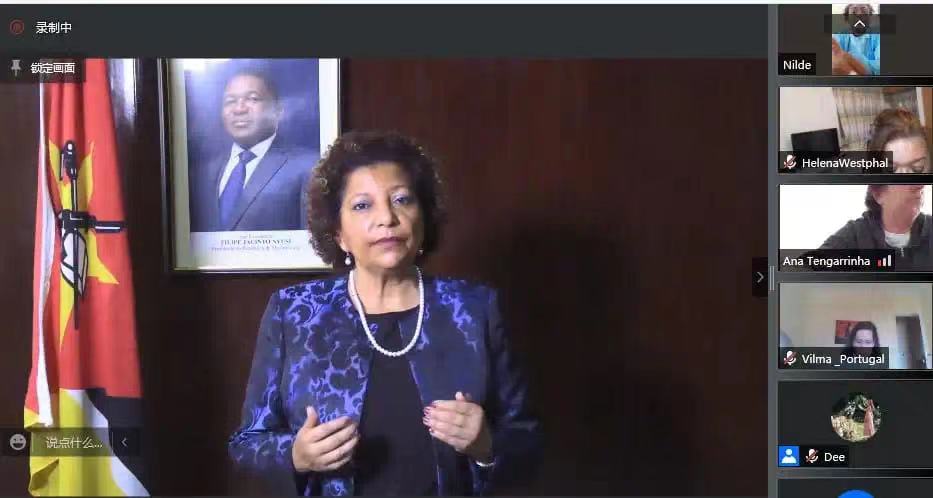 A Vice-Ministra da Saúde de Moçambique, Dra. Lídia de Fátima da Graça Cardoso profere o seu discurso